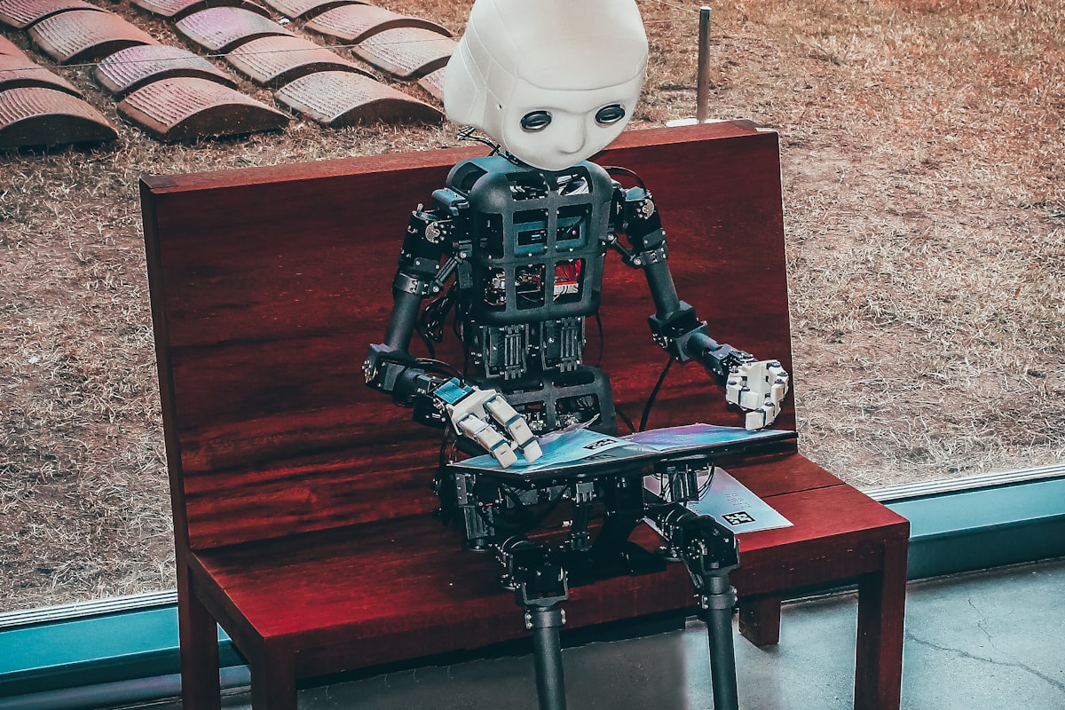 Illustrazione di circuiti e intelligenza artificiale