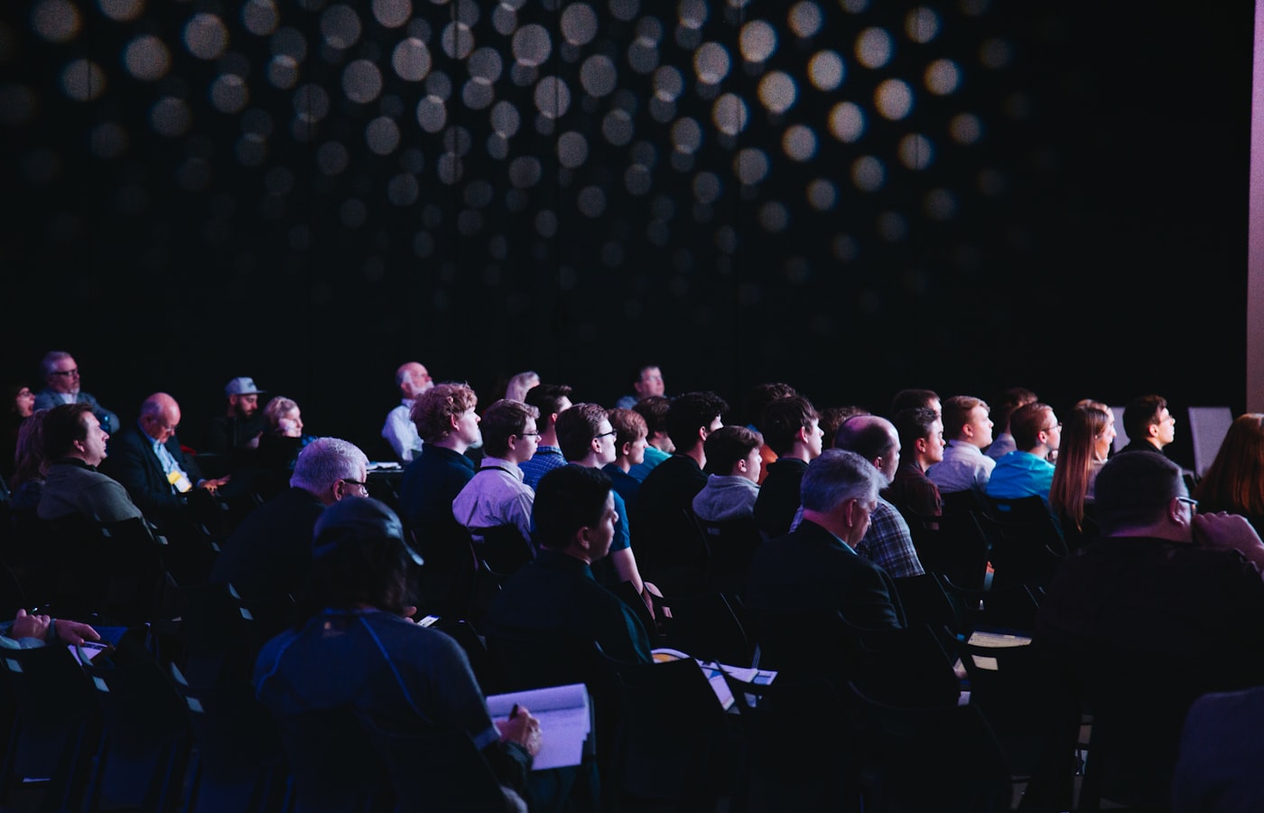 Persone in un workshop in presenza